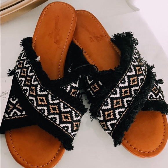 Universal Thread Shoes - NWT: Universal thread boho sandals